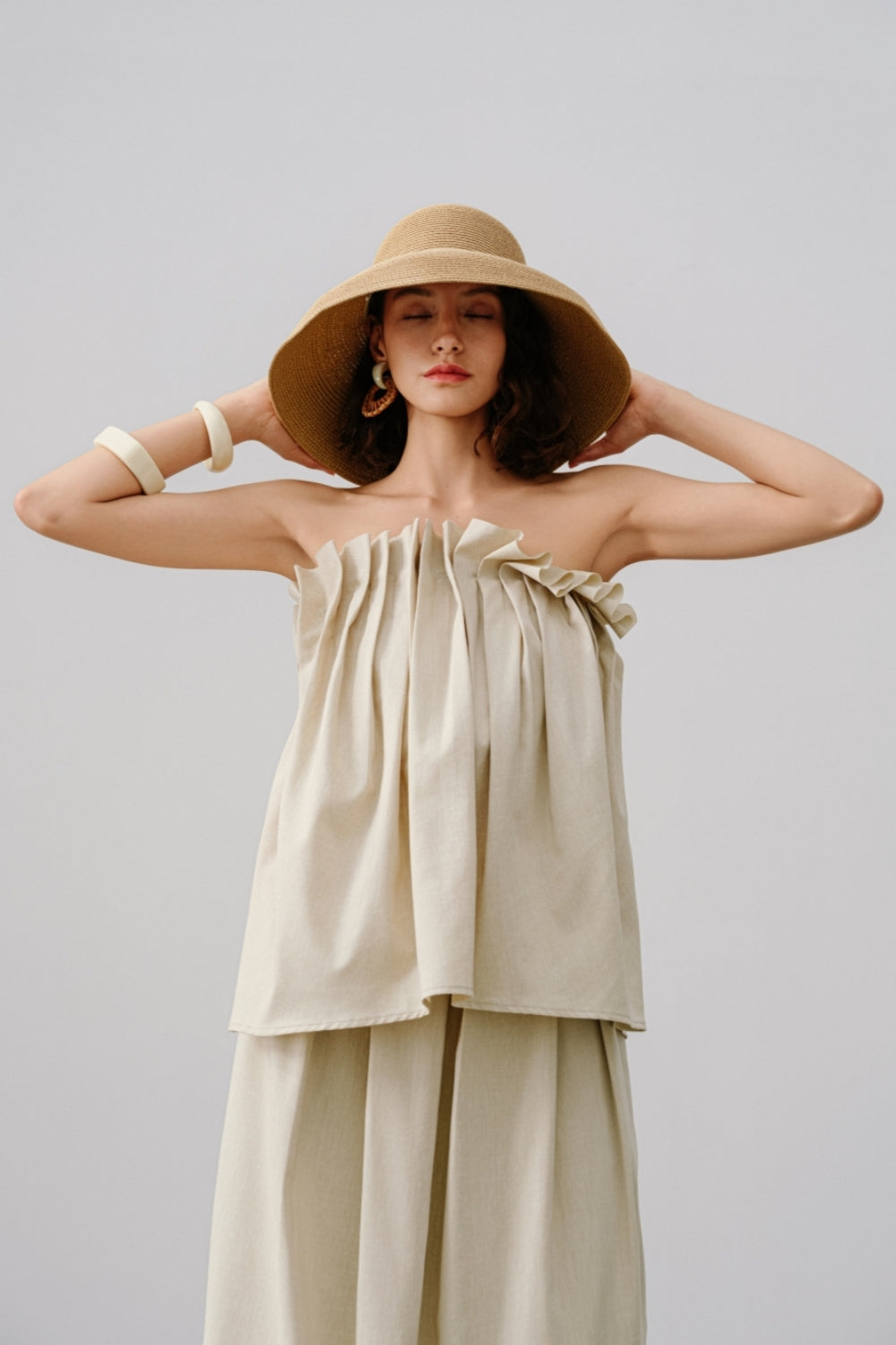 Elegantne volditud bandeau-top – pehme TENCEL™ ja linase segu, kerge ja hingav, ideaalne suveks