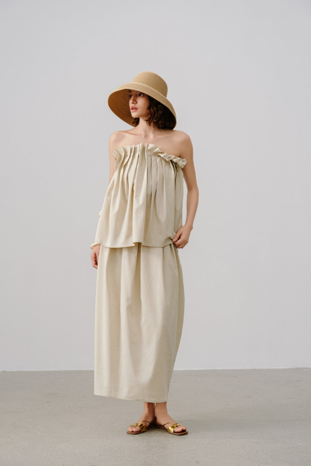 Elegantne volditud bandeau-top – pehme TENCEL™ ja linase segu, kerge ja hingav, ideaalne suveks