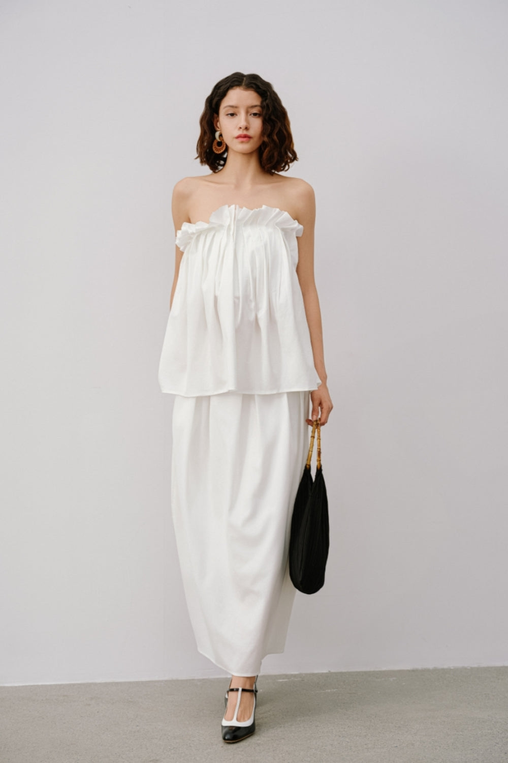 Elegantne volditud bandeau-top – pehme TENCEL™ ja linase segu, kerge ja hingav, ideaalne suveks