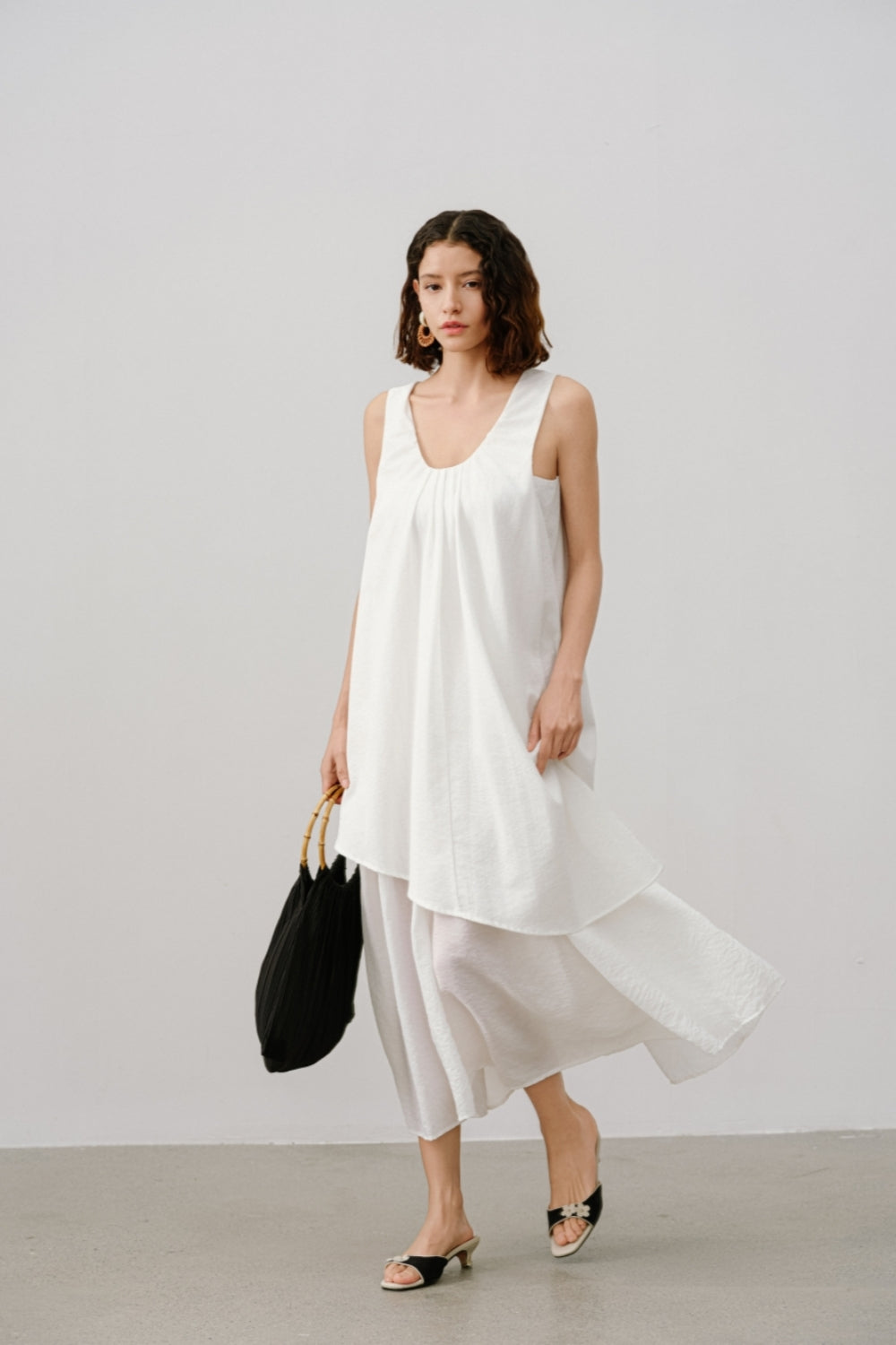 Fließendes Stufenkleid – Elegantes Design aus hochwertiger Viskose, Nylon und Baumwollmischung für mühelosen Sommer-Chic