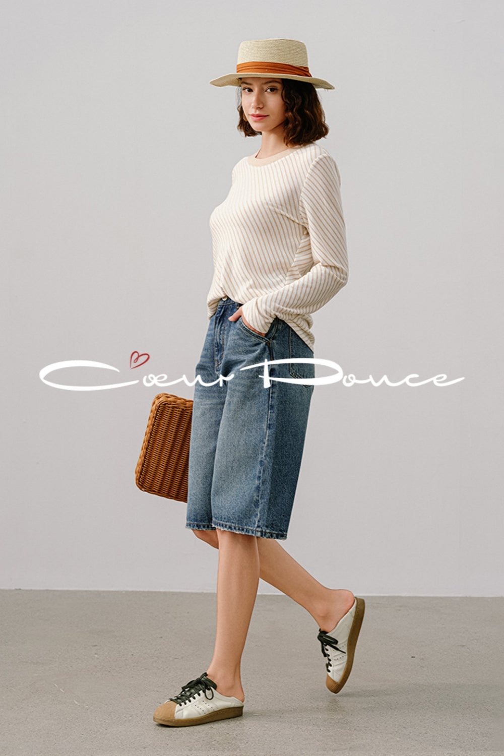 High-Waisted Bermuda Denim Shorts – Classic Style, Youthful Energy
