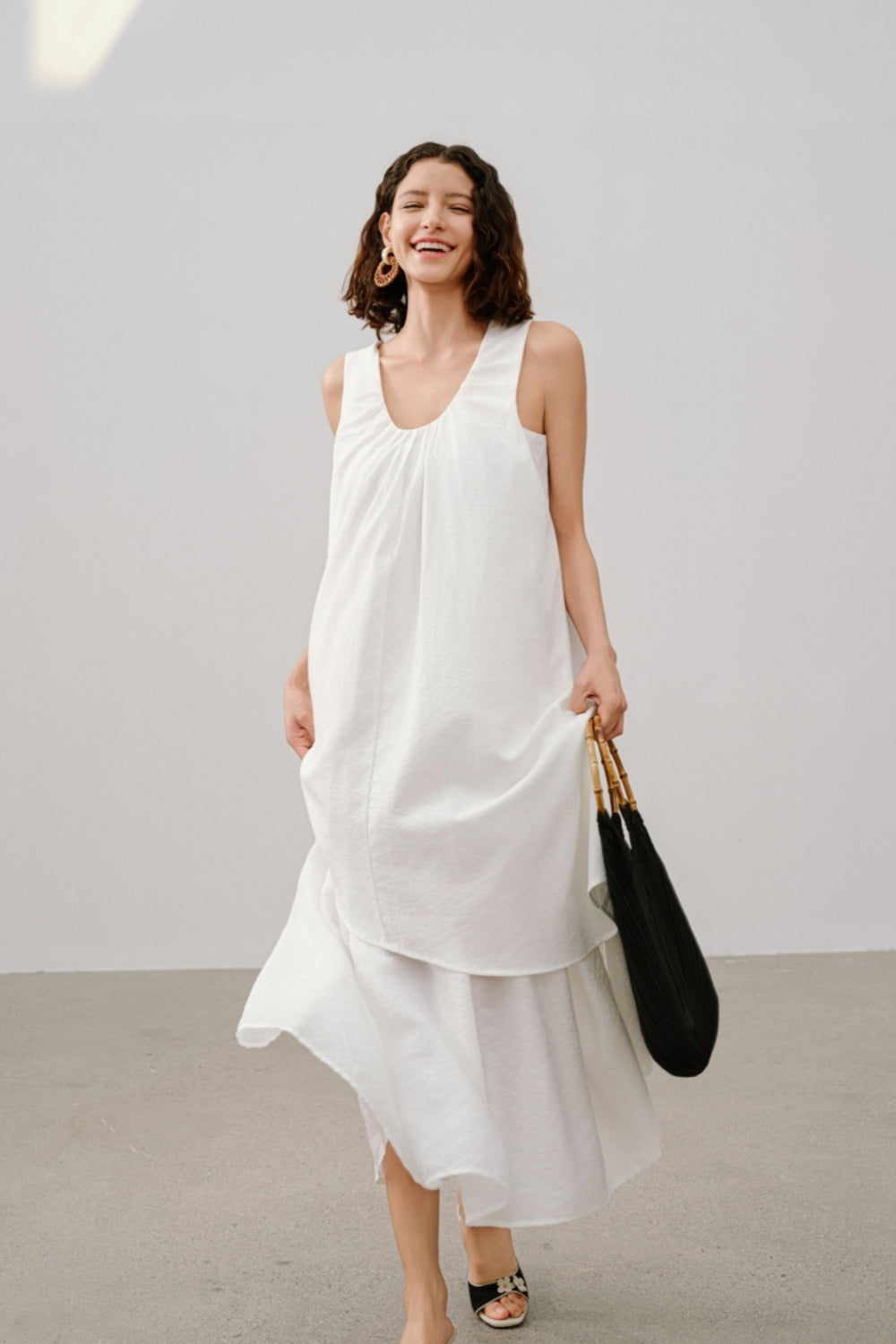 Fließendes Stufenkleid – Elegantes Design aus hochwertiger Viskose, Nylon und Baumwollmischung für mühelosen Sommer-Chic